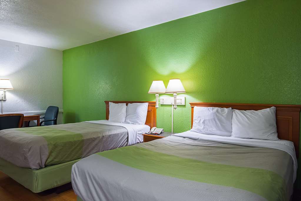 Baymont By Wyndham Tulsa Broken Arrow Motel Room photo